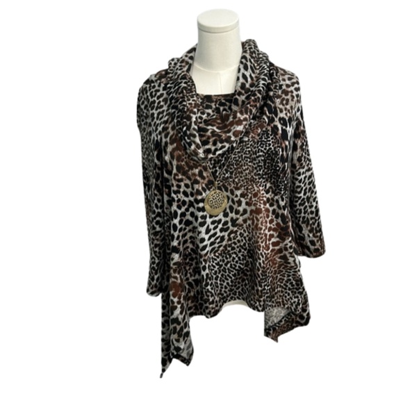 New Directions Animal Print Top in Brown and Black - Picture 3 of 8